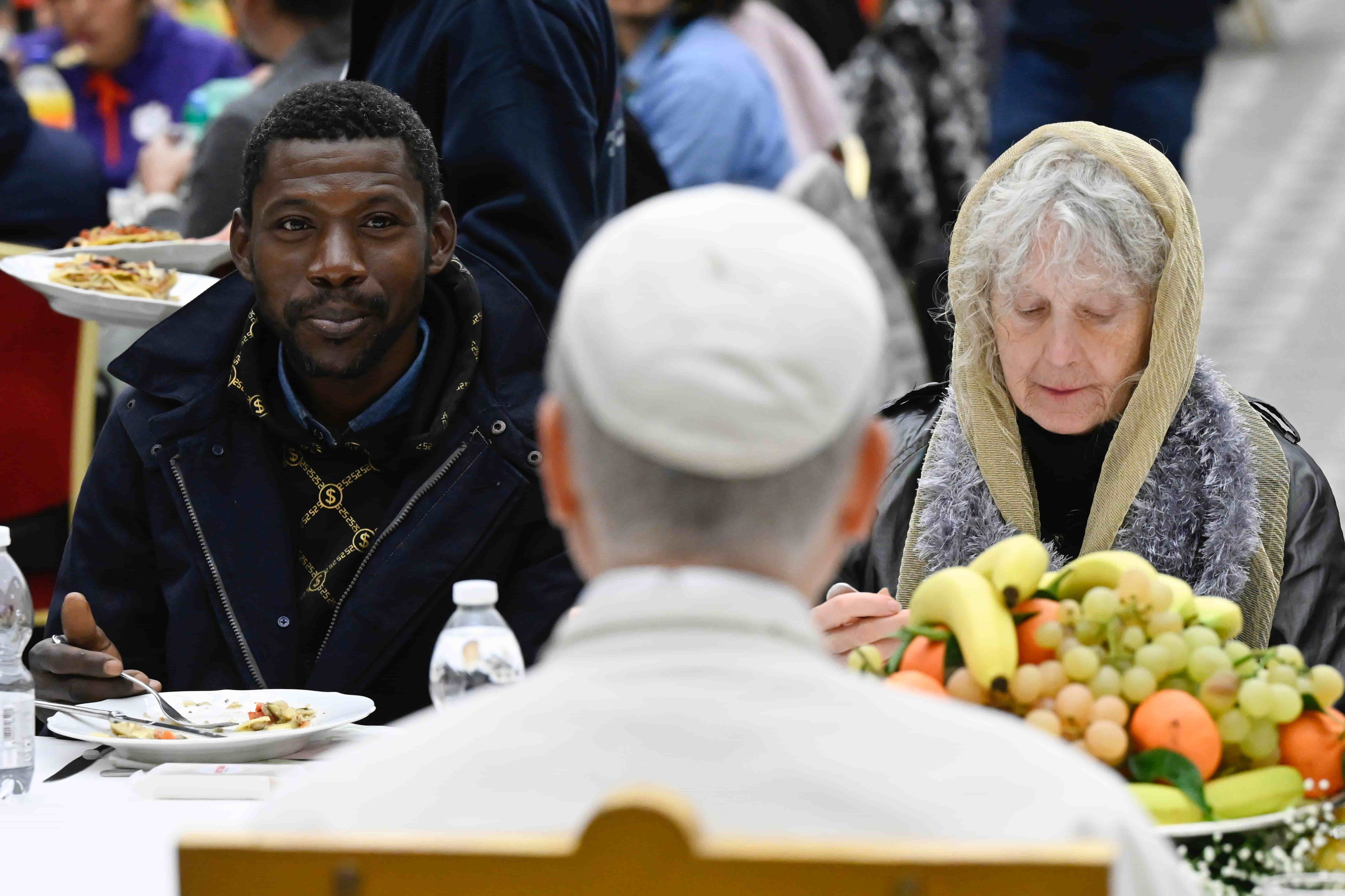 Pope assures the poor they are loved by God,… | Melbourne Catholic